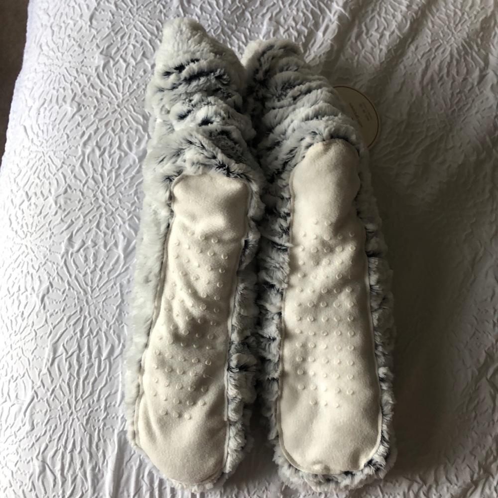 Slipper Booties - Picture 2 of 3